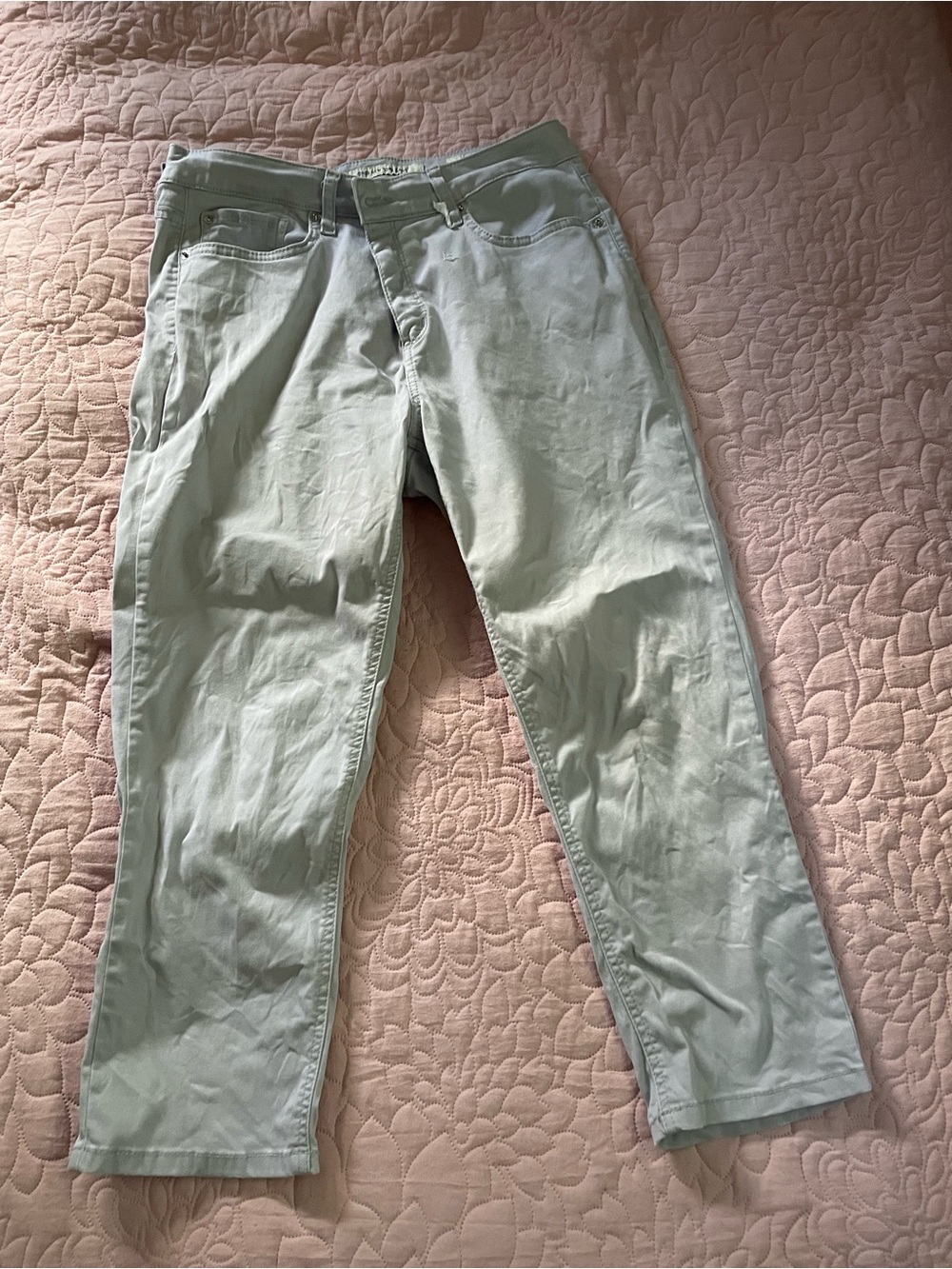 Women’s Light Gray Capri Pants